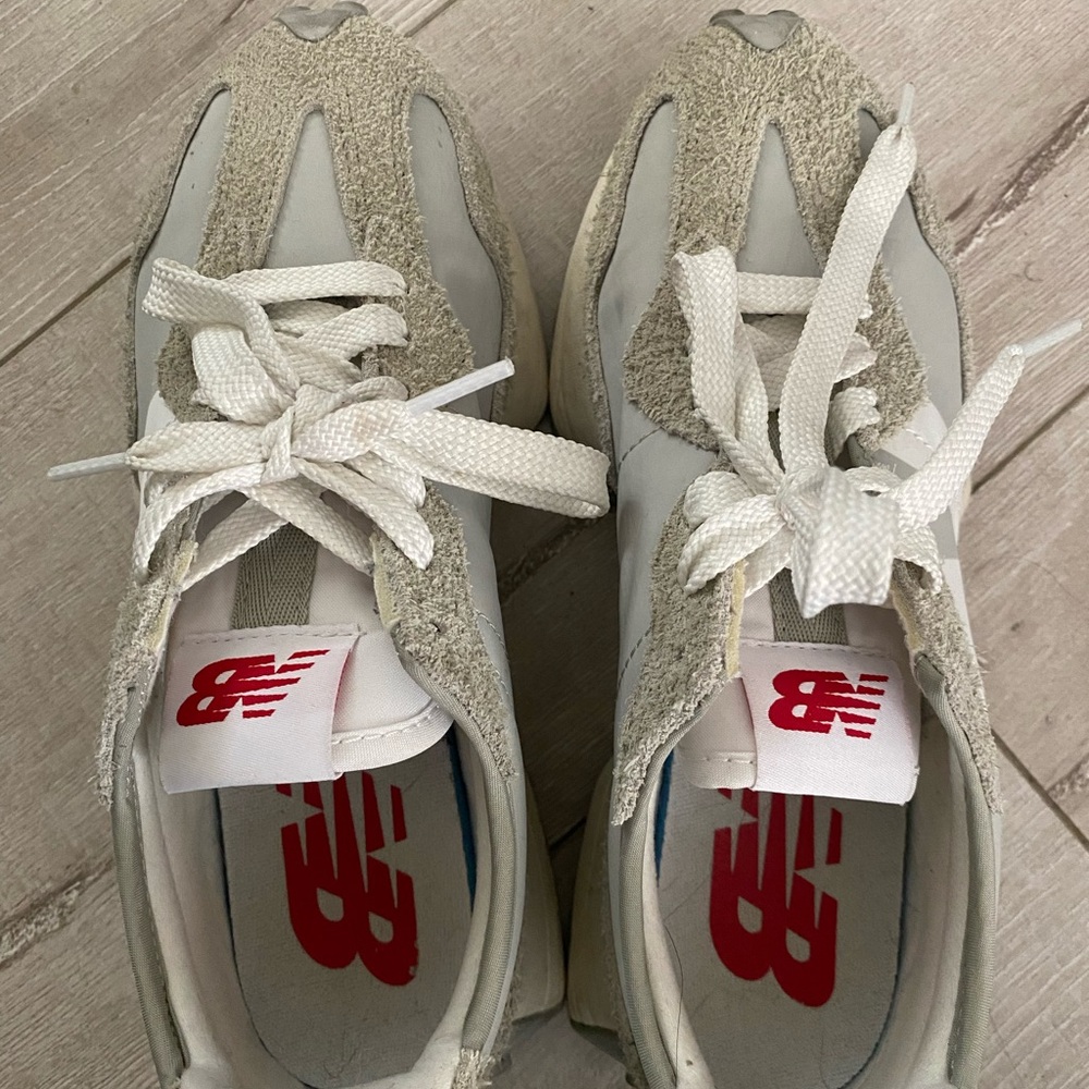 New Balance 327